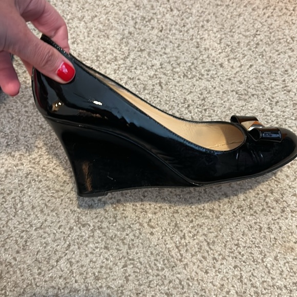 Kate Spade “Mania” Patent Leather Wedge Heel, 8 - Picture 4 of 13